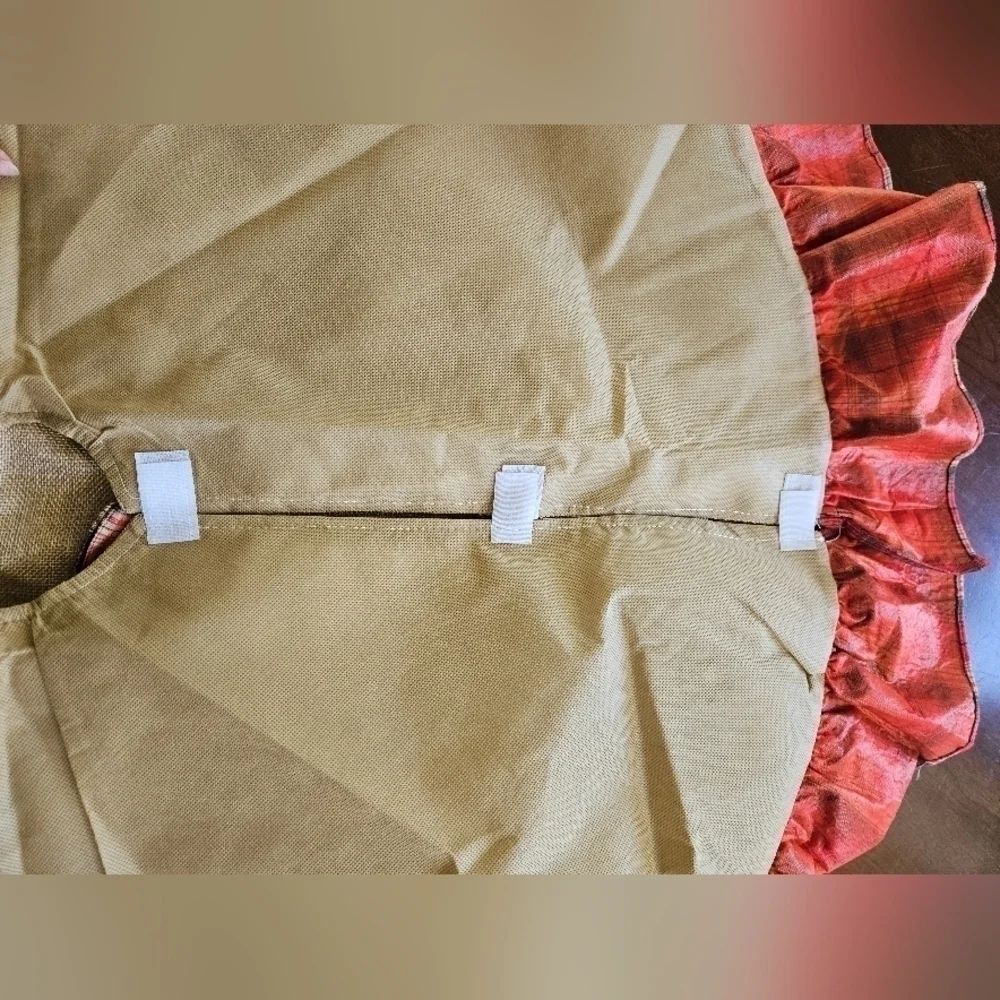 Tree skirt